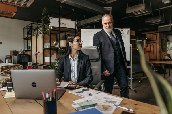 Avocat spécialisé en droit commercial à versailles : services et solutions